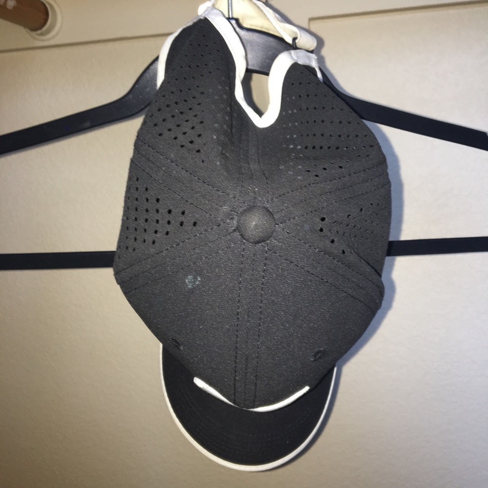 Nike hat - Picture 3 of 5